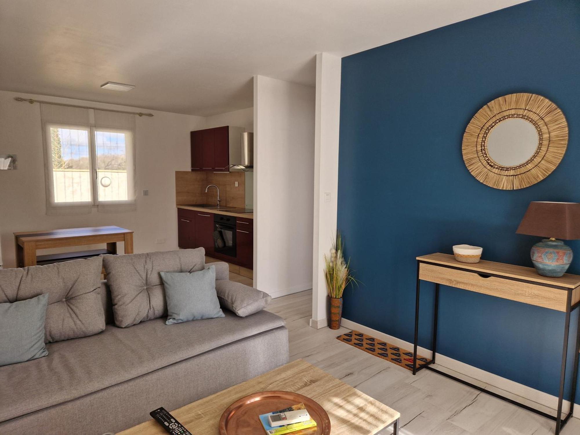 Chez Valeric Apartment Люнел Екстериор снимка